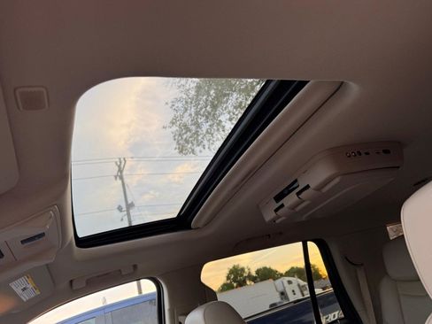 Used 2017 Cadillac Escalade Luxury image 19