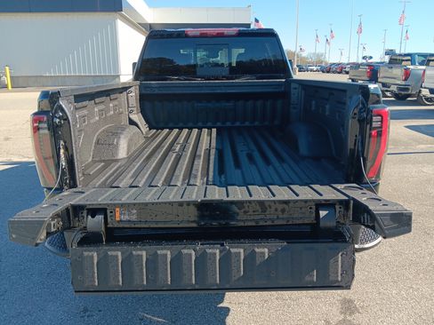 New 2026 GMC Sierra 2500 AT4 w/ AT4 Premium Plus Package AWD/4WD image 23