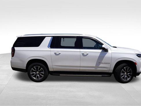 Certified 2021 Chevrolet Suburban LT AWD/4WD image 2