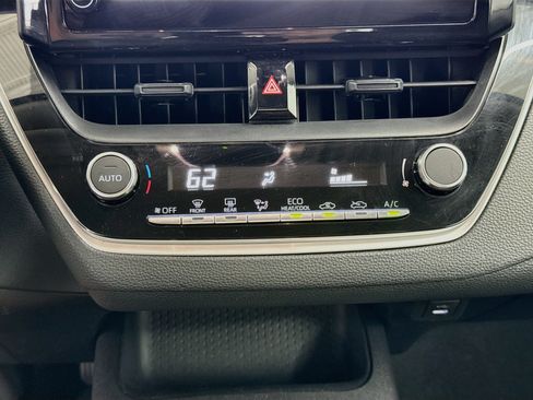 Used 2025 Toyota Corolla LE FWD image 22