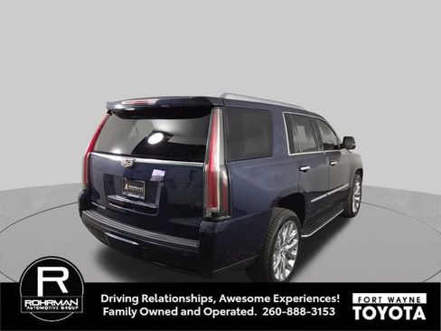 Used 2019 Cadillac Escalade Luxury AWD/4WD image 7