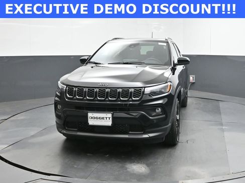 New 2025 Jeep Compass Latitude w/ Sun & Sound Group image 30