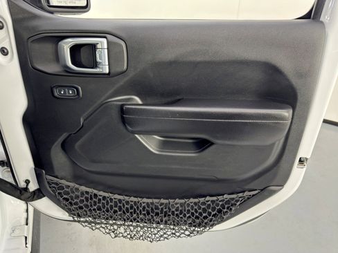 Used 2021 Jeep Wrangler Unlimited Sport image 39