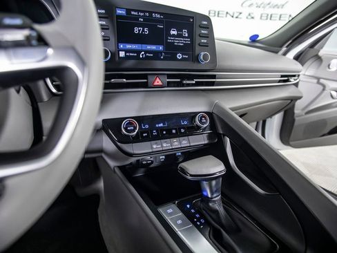 Used 2022 Hyundai Elantra SEL image 35