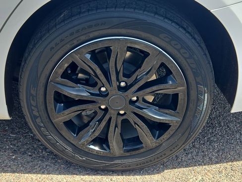 Used 2023 Chevrolet Malibu LT FWD image 32