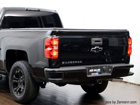 Used 2017 Chevrolet Silverado 1500 LT w/ Midnight Edition AWD/4WD image 8