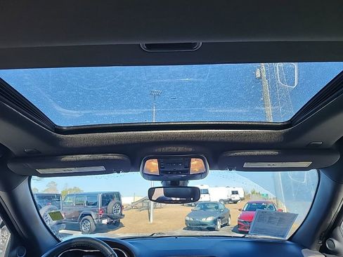 Used 2017 Jeep Grand Cherokee Limited image 4