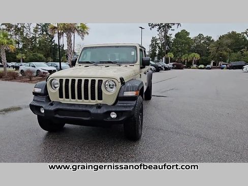 Used 2020 Jeep Gladiator Sport w/ Quick Order Package 24S image 21