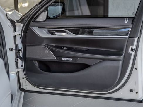 Used 2017 BMW 740i RWD image 57