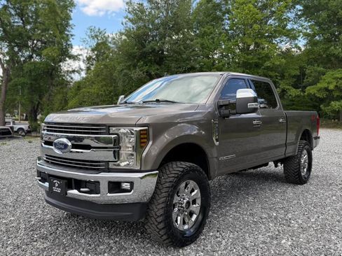 Used 2019 Ford F250 Lariat w/ Lariat Ultimate Package AWD/4WD image 3