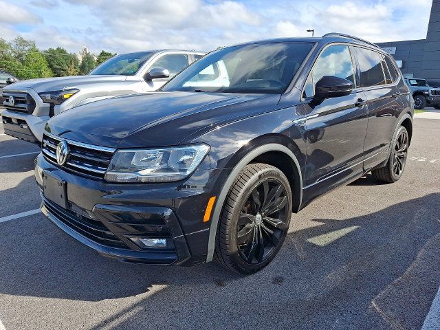 Used 2021 Volkswagen Tiguan SE R-Line AWD/4WD image 3