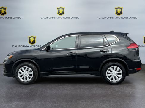 Used 2017 Nissan Rogue S image 2