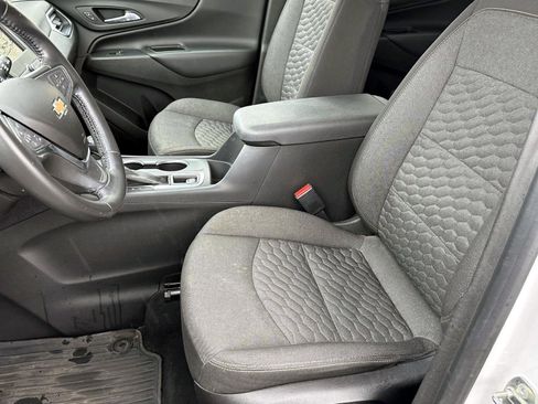 Used 2019 Chevrolet Equinox LT w/ Driver Convenience Package image 16