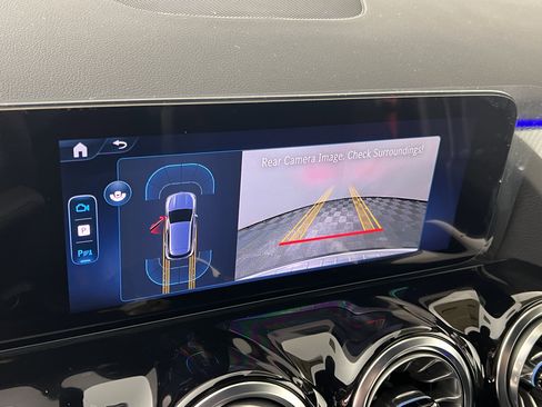 New 2025 Mercedes-Benz GLA 35 AMG 4MATIC image 30