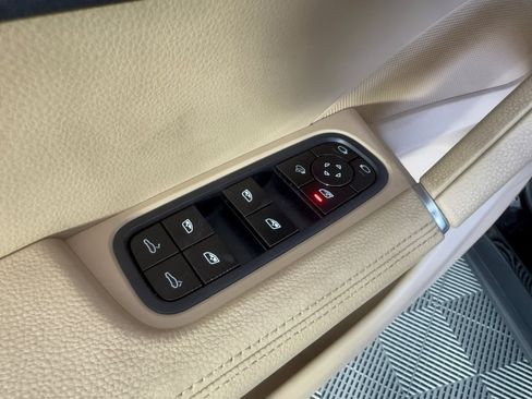 Used 2019 Porsche Cayenne AWD/4WD image 15
