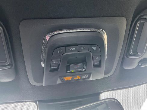 Used 2025 Toyota Corolla SE FWD image 32