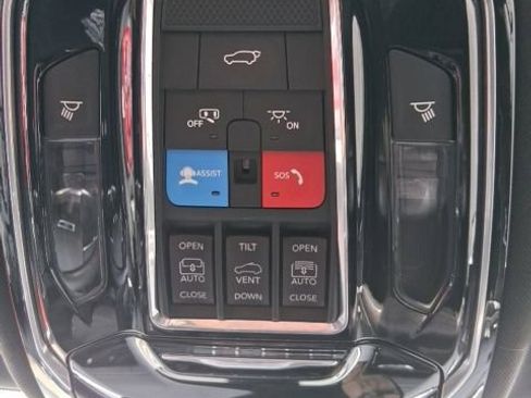 Used 2021 Jeep Grand Cherokee L Overland w/ Luxury Tech Group IV AWD/4WD image 33