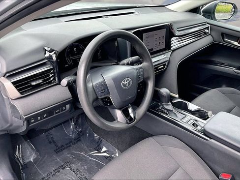 Used 2025 Toyota Camry LE FWD image 17