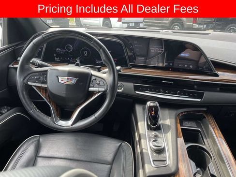 Used 2022 Cadillac Escalade Premium Luxury AWD/4WD image 17