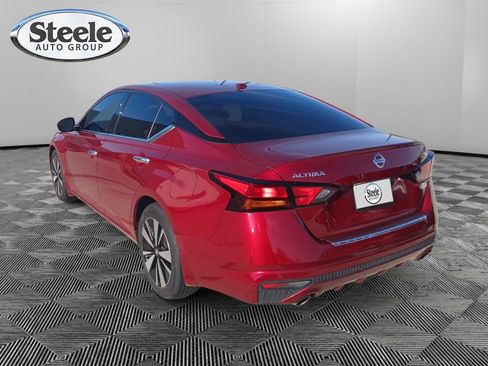 Used 2021 Nissan Altima 2.5 SL FWD image 2