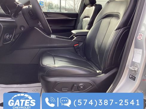 Used 2024 Jeep Grand Cherokee L Limited w/ Luxury Tech Group II AWD/4WD image 17