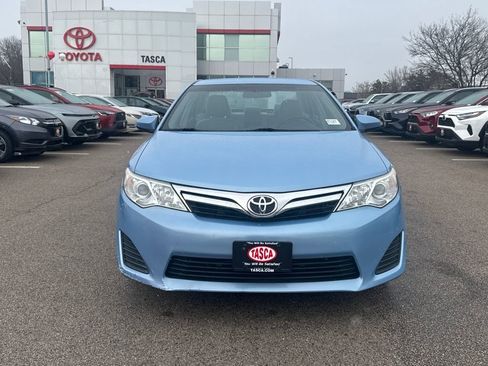 Used 2012 Toyota Camry LE image 2