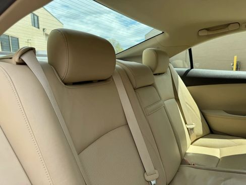 Used 2011 Lexus ES 350 FWD image 32