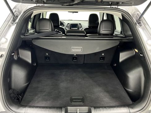 Used 2019 Jeep Cherokee Latitude Plus image 23