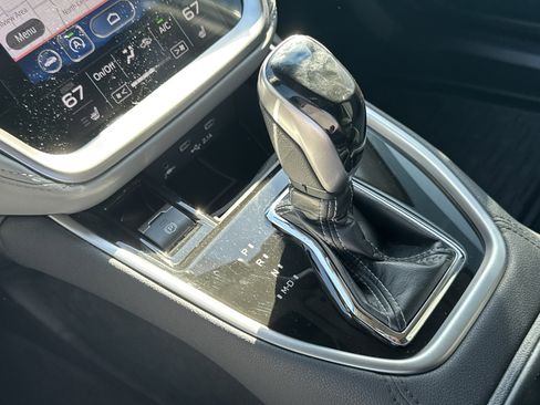 Used 2020 Subaru Outback Premium image 22