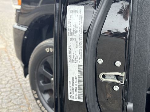 Used 2024 RAM 2500 Laramie w/ Night Edition image 34