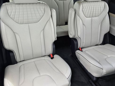 Used 2023 Hyundai Palisade Limited FWD image 19