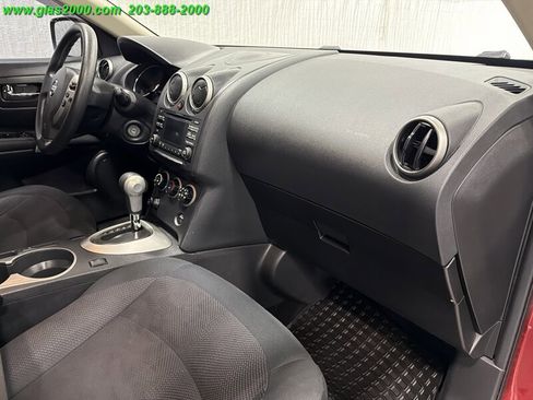 Used 2015 Nissan Rogue S w/ Convenience Package AWD/4WD image 5