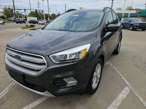 Used 2018 Ford Escape SE w/ SE Sync 3 Package FWD image 6