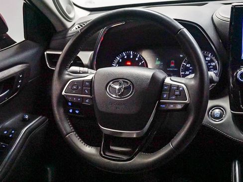 Used 2022 Toyota Highlander Platinum FWD image 17