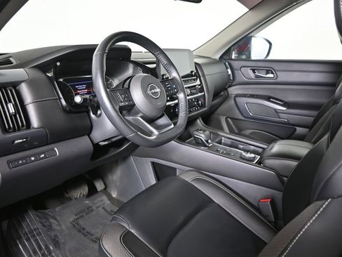 Used 2023 Nissan Pathfinder SL AWD/4WD image 24