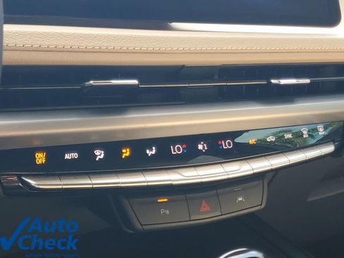 Certified 2024 Cadillac XT4 Luxury FWD image 28