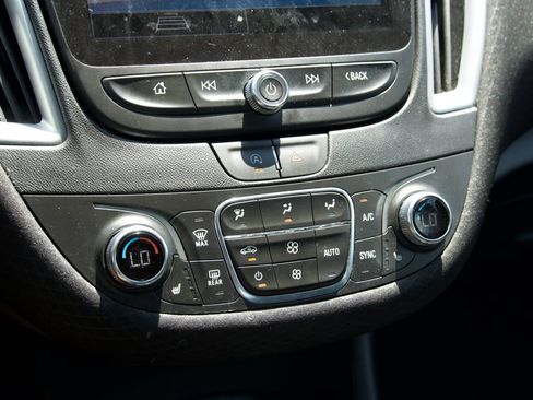 Used 2024 Chevrolet Malibu LT FWD image 25