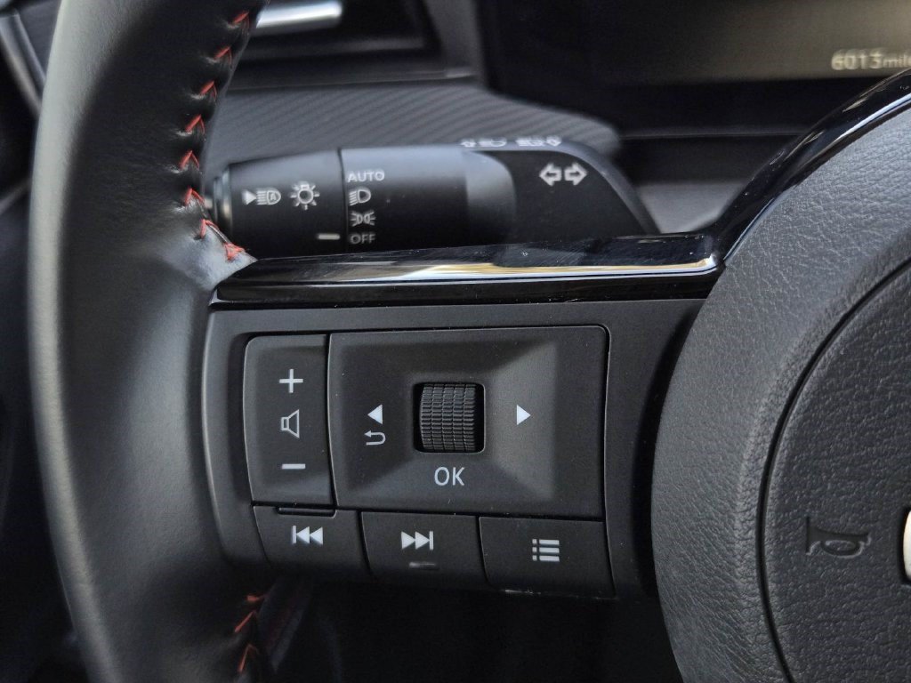 Certified 2025 Nissan Kicks SR AWD/4WD image 25