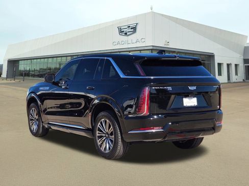 New 2026 Cadillac Escalade IQ Luxury 1 w/ LPO, Floor Liner Package AWD/4WD image 4