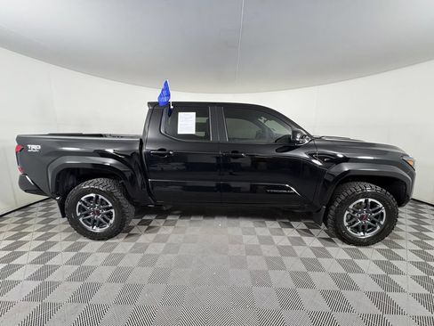 Used 2024 Toyota Tacoma TRD Sport AWD/4WD image 8
