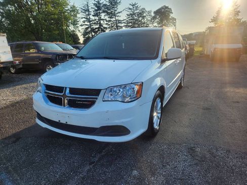 Used 2016 Dodge Grand Caravan SXT FWD image 7