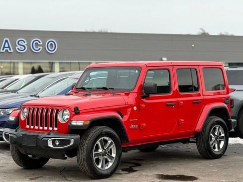 Used 2023 Jeep Wrangler Sahara image 32