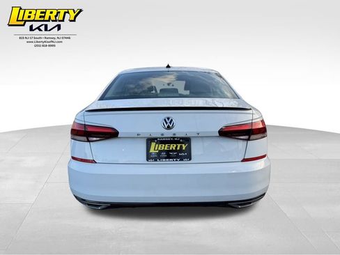 Used 2020 Volkswagen Passat 2.0T R-Line image 6