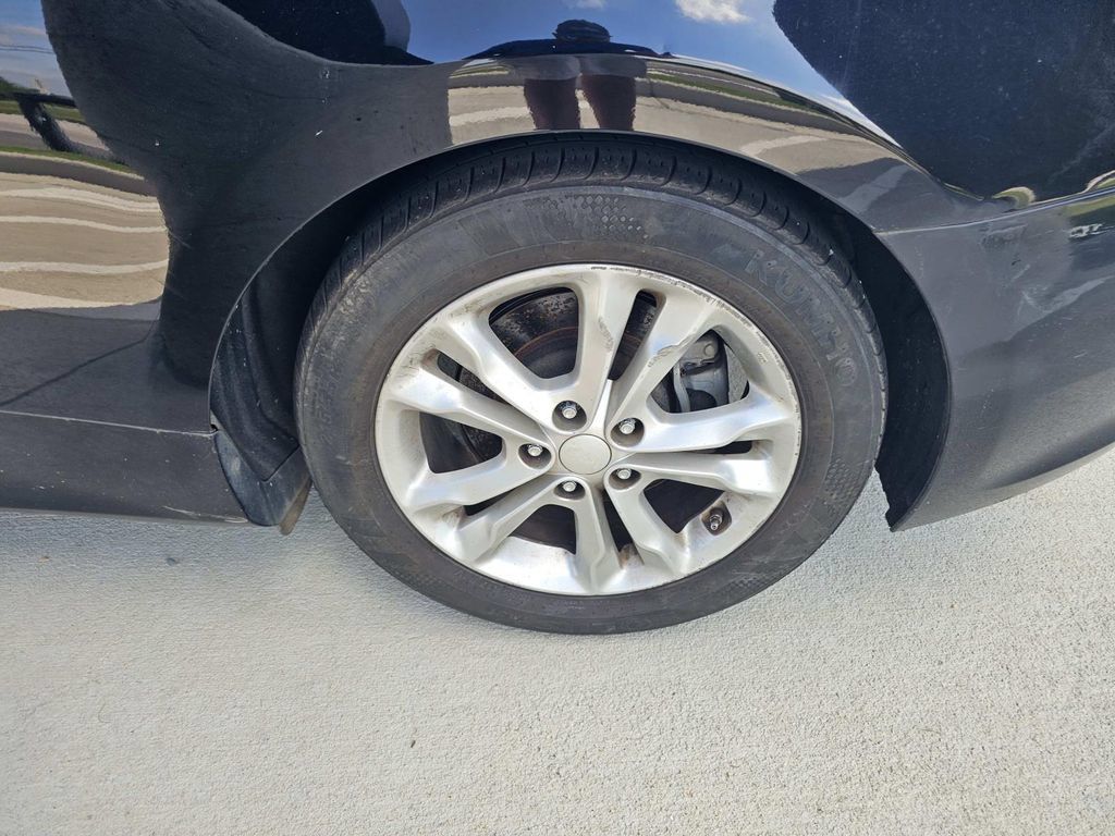 Used 2014 Hyundai Genesis 2.0T RWD image 11