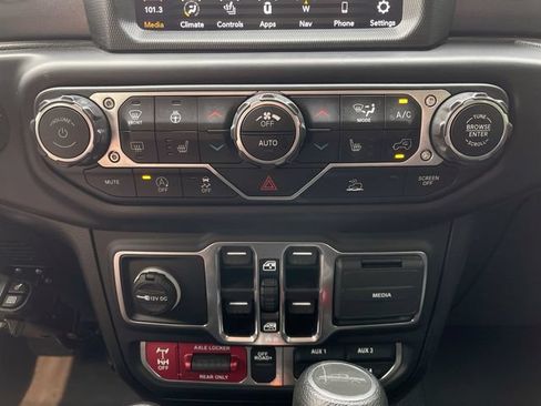 Used 2023 Jeep Gladiator Mojave w/ LED Lighting Group AWD/4WD image 36
