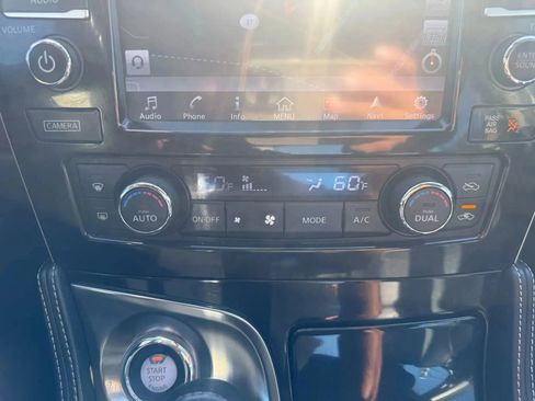 Used 2016 Nissan Maxima Platinum image 17