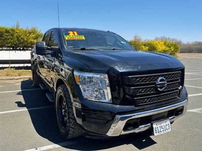 Used 2021 Nissan Titan SV w/ SV Convenience Package
