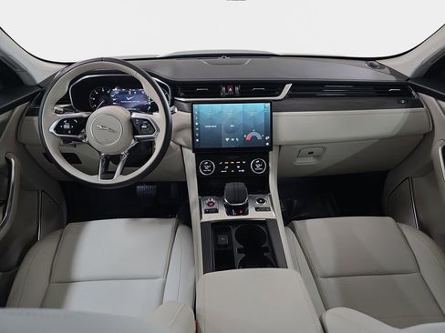 Used 2021 Jaguar F-PACE image 12