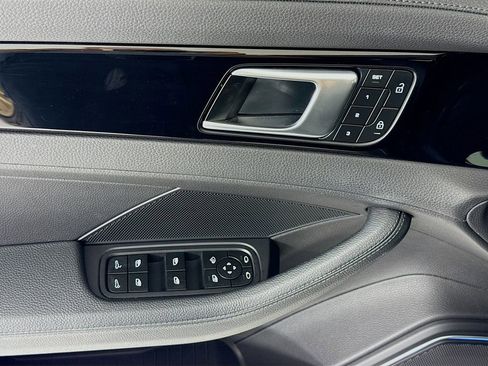 Certified 2023 Porsche Panamera Platinum Edition image 11