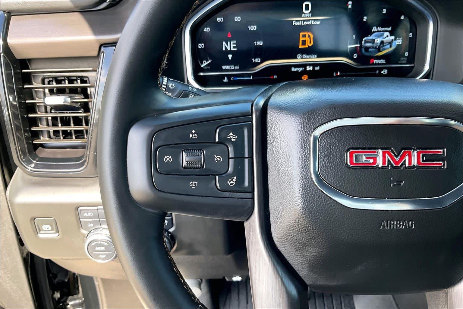 Used 2025 GMC Sierra 3500 AT4 w/ AT4 Premium Plus Package AWD/4WD image 24